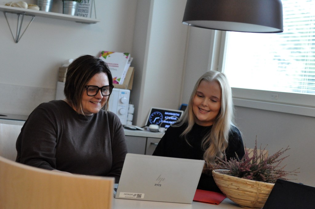 Lähihoitajaopiskelija Senni on mukana kevään Taitaja-finaalissa